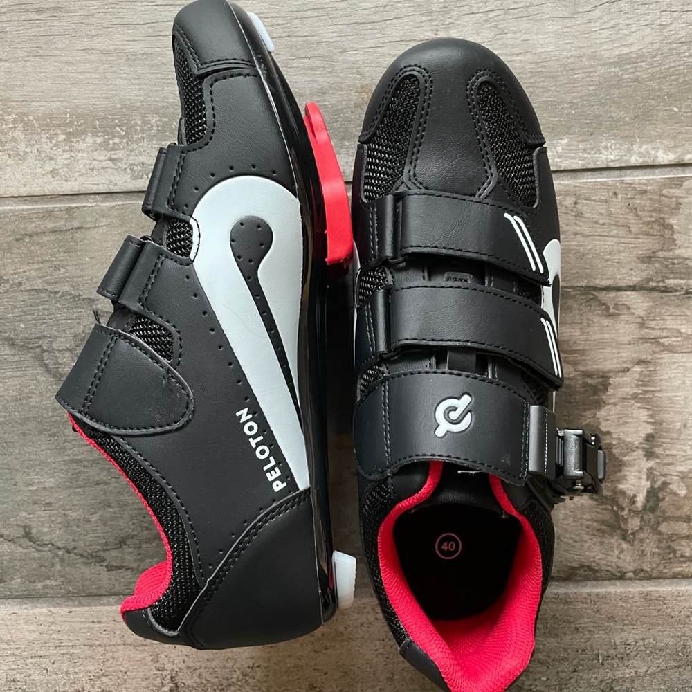 NEW Peloton cycling shoes size 40 (Women 9)